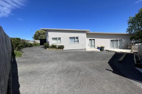 Photo of property in 9b Mackwood Place, Birkdale, Auckland, 0626