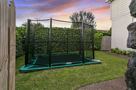 Photo of property in 2/4 Stratford Avenue, Milford, Auckland, 0620