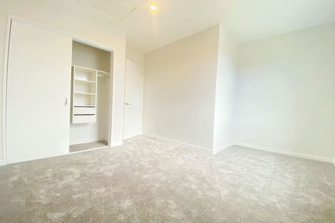Photo of property in 32 Kuaha Road, Massey, Auckland, 0614