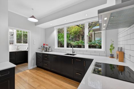 Photo of property in 21 Richmond Avenue, Nelson South, Nelson, 7010