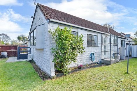 Photo of property in 1/40b Chipping Lane, Redwood, Christchurch, 8051