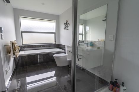 Photo of property in 12 Robalan Close, Halswell, Christchurch, 8025