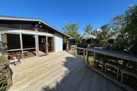 Photo of property in 194 Te Moana Road, Waikanae, 5036