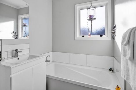 Photo of property in 12 Hamlet Street, Stratford, 4332