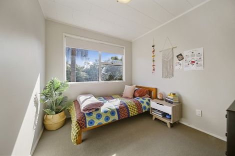 Photo of property in 17 Tupaki Place, Pakuranga Heights, Auckland, 2010