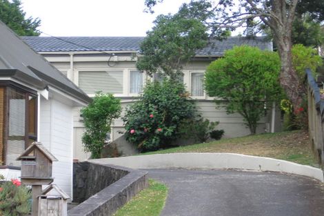 Photo of property in 17 Harrybrook Road, Green Bay, Auckland, 0604