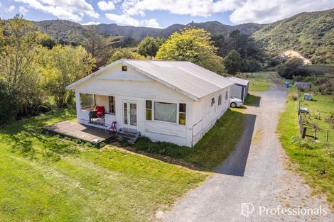 Photo of property in 120 Upper Fitzherbert Road, Wainuiomata, 5373