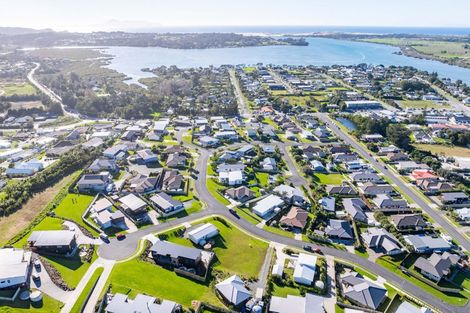 Photo of property in 30 Weka Street, Mangawhai, 0505