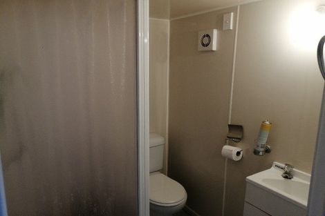 Photo of property in 32 Golf Road, New Lynn, Auckland, 0600