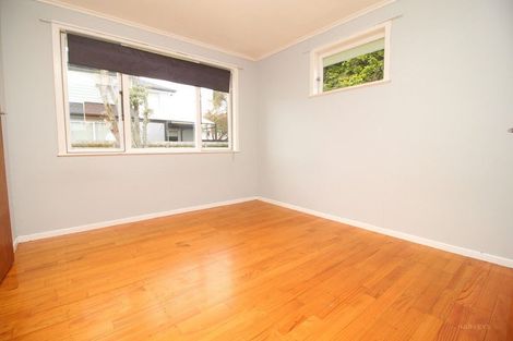 Photo of property in 540a Glenfield Road, Glenfield, Auckland, 0629