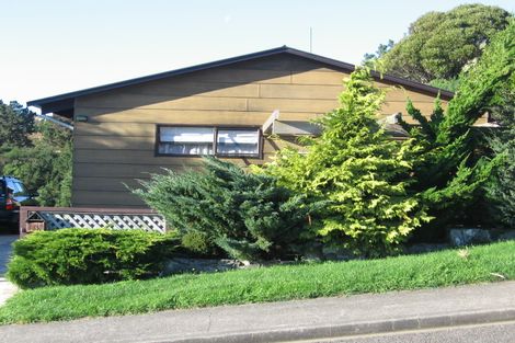 Photo of property in 34 Wingfield Place, Churton Park, Wellington, 6037