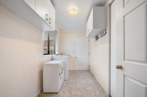 Photo of property in 2/13 Hamilton Road, Papatoetoe, Auckland, 2025