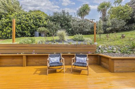 Photo of property in 9 Lane Crescent, Tawa, Wellington, 5028