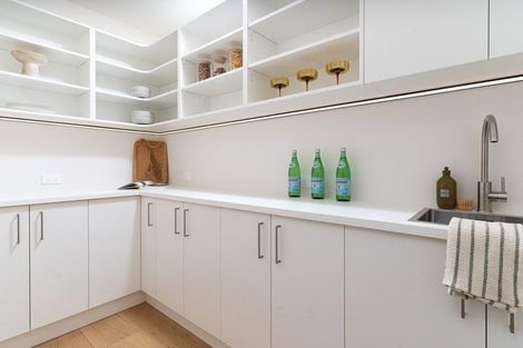 Photo of property in 157 Centaurus Road, Saint Martins, Christchurch, 8022