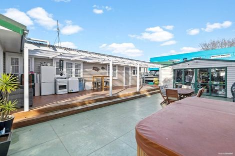 Photo of property in 37 Laurie Avenue, Papakura, 2110