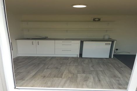 Photo of property in 5 Holgate Avenue, Herald Island, Auckland, 0618
