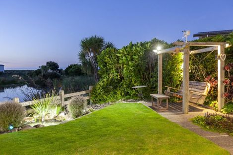 Photo of property in 5 Hana Udy Place, Paraparaumu Beach, Paraparaumu, 5032