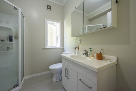 Photo of property in 82 Glenmore Street, Northland, Wellington, 6012