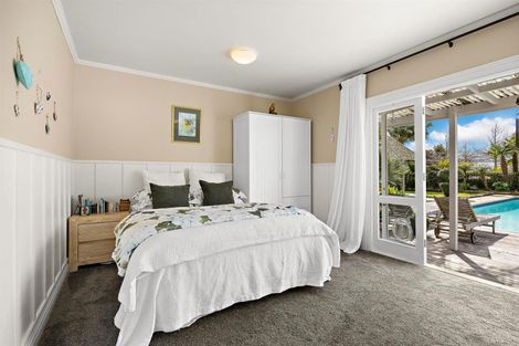 Photo of property in 70 Pomona Road, Kumeu, 0891