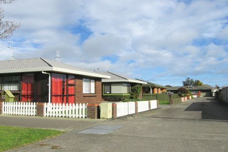 Photo of property in 6b Edgecombe Court, Roslyn, Palmerston North, 4414
