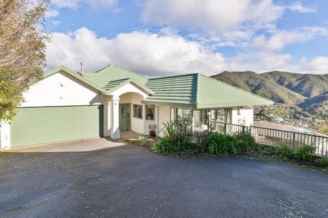 Photo of property in 1 Becker Way, Karori, Wellington, 6012