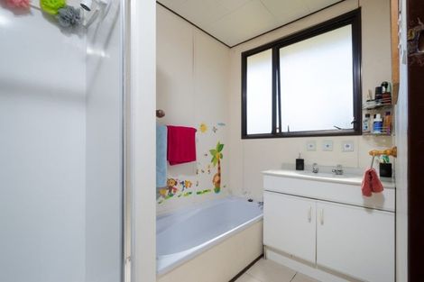 Photo of property in 3/8 Ireland Place, Ranui, Auckland, 0612