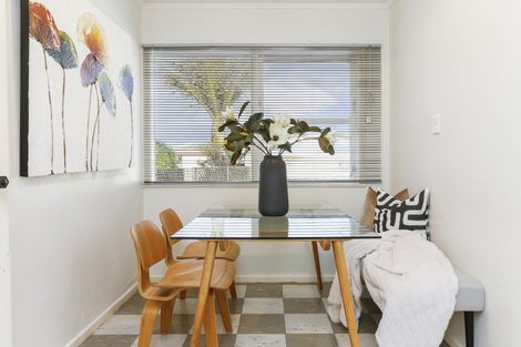 Photo of property in 158 View Road, Sunnyvale, Auckland, 0612