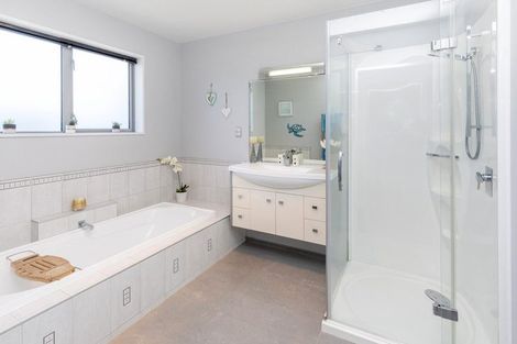 Photo of property in 2 Hemingway Place, Spencerville, Christchurch, 8083