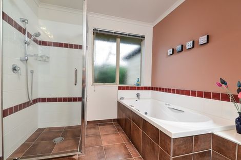 Photo of property in 18 Merlin Close, Huntington, Hamilton, 3210