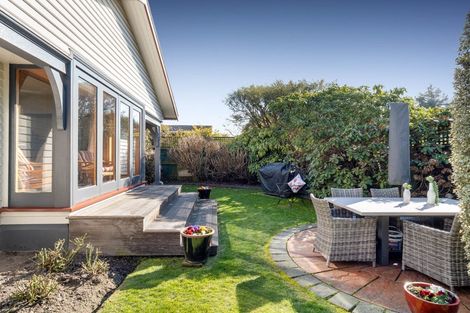 Photo of property in 162a Avonhead Road, Avonhead, Christchurch, 8042