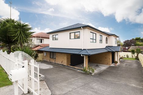Photo of property in 4a School Road, Te Atatu South, Auckland, 0610