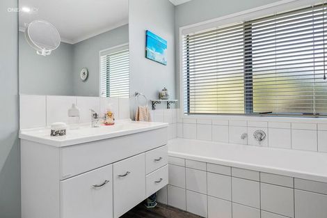 Photo of property in 18 Sincock Place, Kaiapoi, 7630