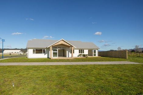 Photo of property in 181 Kupe Drive, Whitianga, 3510