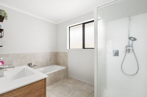 Photo of property in 8 Godwit Lane, Welcome Bay, Tauranga, 3112