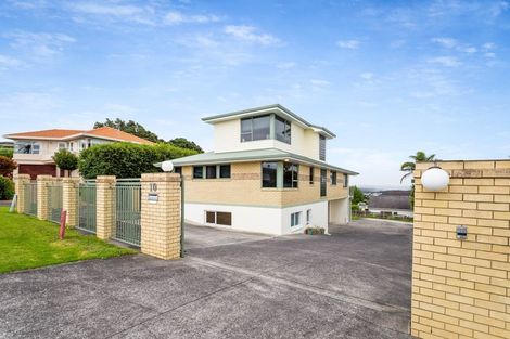 Photo of property in 10 Sunset Road, Unsworth Heights, Auckland, 0632