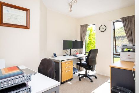 Photo of property in 9 Cumberland Rise, Taradale, Napier, 4112