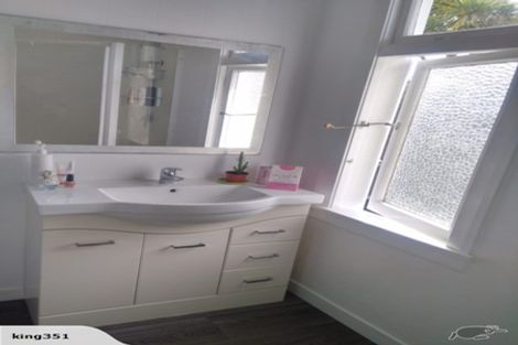 Photo of property in 2 Moore Avenue, Tawhero, Whanganui, 4501