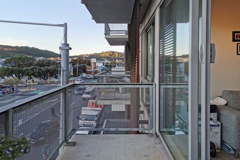 Photo of property in Masina Apartments, 208/80u Riddiford Street, Newtown, Wellington, 6021
