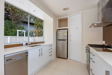 Photo of property in 1/120 Verran Road, Birkdale, Auckland, 0626