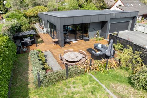 Photo of property in 6 Pukatea Close, Raumati Beach, Paraparaumu, 5032