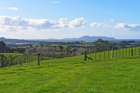 Photo of property in 210 Staniforth Road, Kaiwaka, Wellsford, 0975