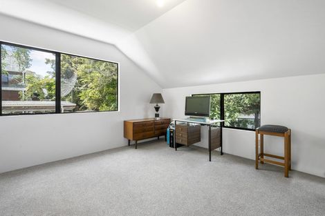 Photo of property in 3/27 Sunnynook Road, Forrest Hill, Auckland, 0620
