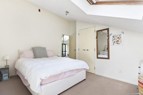 Photo of property in Courtenay Mews Apartments, 18/14u Alpha Street, Te Aro, Wellington, 6011
