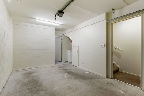 Photo of property in Pirie Street Townhouses, 18/35u Pirie Street, Mount Victoria, Wellington, 6011