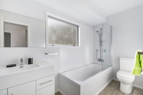 Photo of property in 5 Jarrah Place, Massey, Auckland, 0614