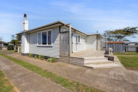 Photo of property in 8 Pacey Avenue, Hawera, 4610