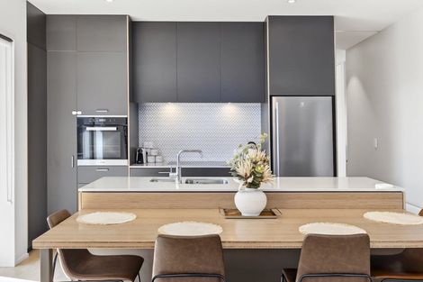 Photo of property in 15 Kereru Crescent, Wanaka, 9305