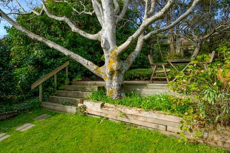 Photo of property in 23 Marine Parade, Macandrew Bay, Dunedin, 9014