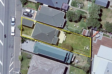 Photo of property in 109 Onepu Road, Lyall Bay, Wellington, 6022