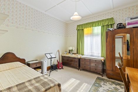 Photo of property in 23 Paynters Avenue, Strandon, New Plymouth, 4312